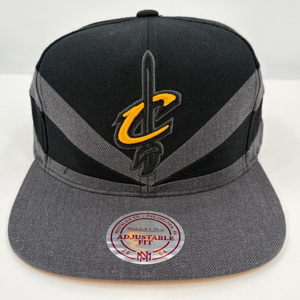 NWT Cleveland Cavaliers Mitchell & Ness Snapback Hat Cap NBA